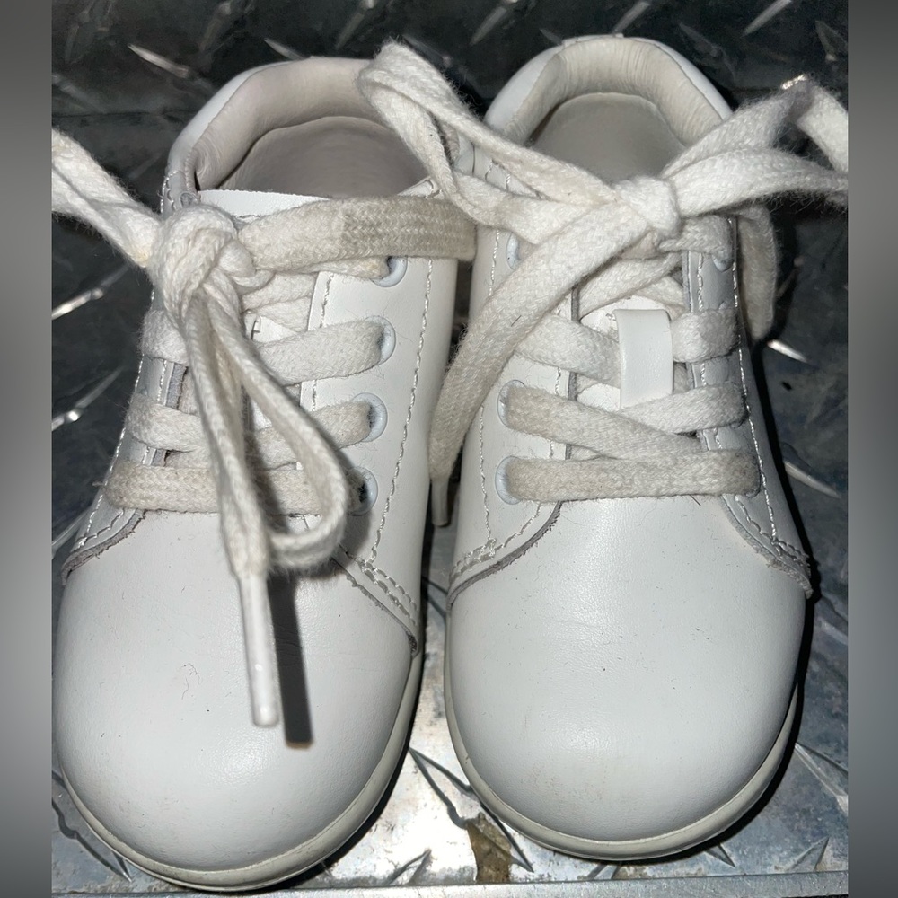 Kid white stride rite size 5.5m used